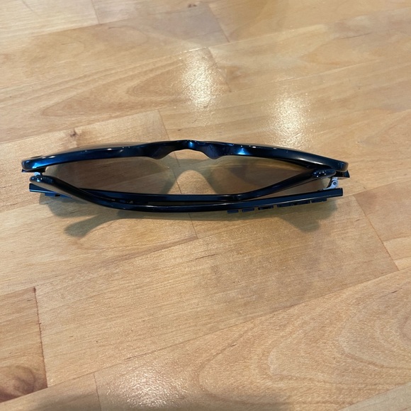 CHANEL 5408 black sunglasses! Sold out. - Picture 6 of 6